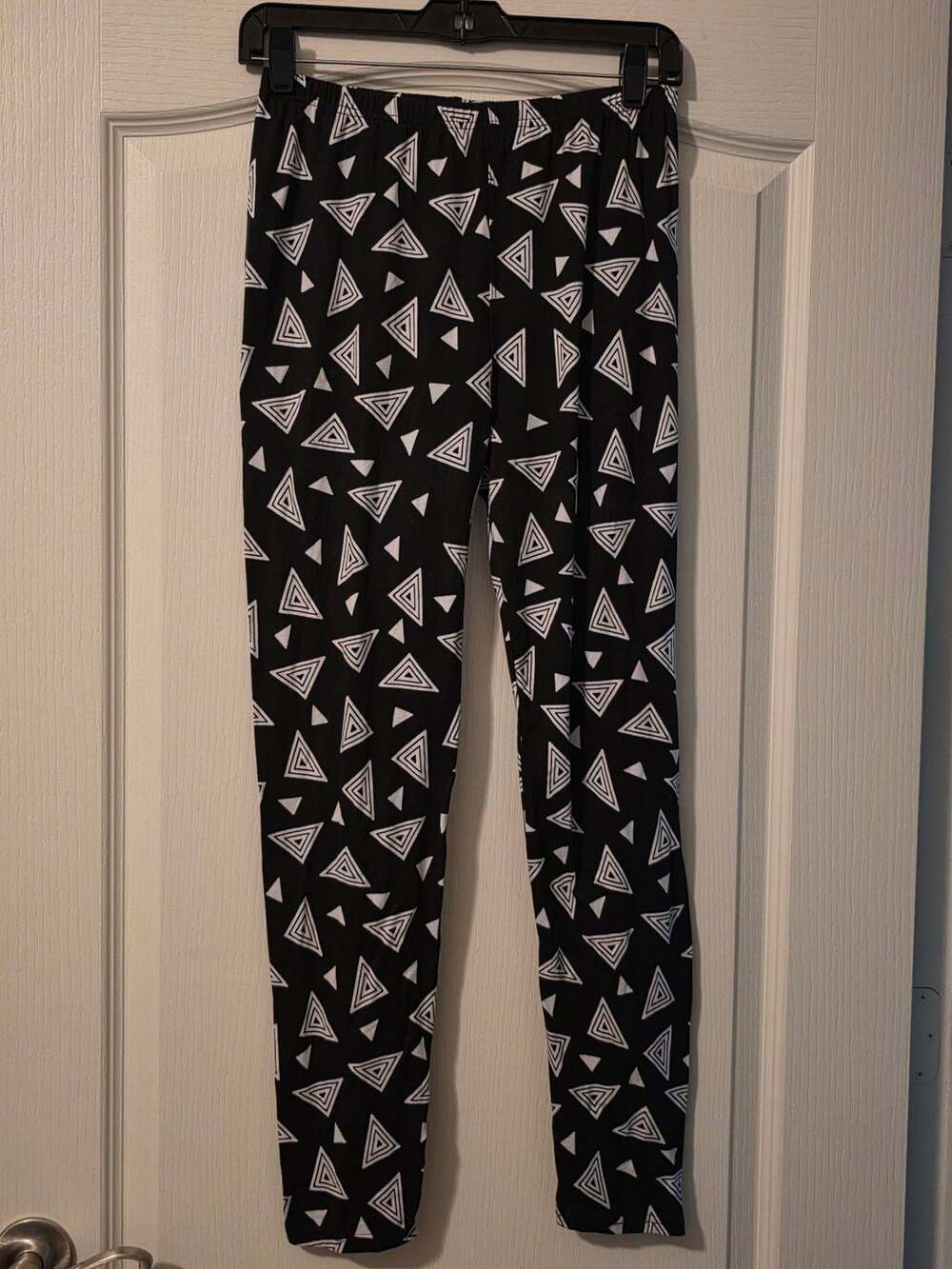 New Kathy Triangle Print Leggings One Size Regular Black White Triangles